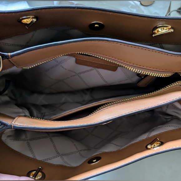 MICHAEL KORS Lori Medium Logo Satchel - Picture 5 of 9